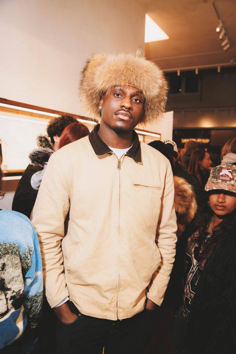  - Michael Dupouy célèbre « ALL GONE 2024 » le temps d’une dédicace chez Au Depart