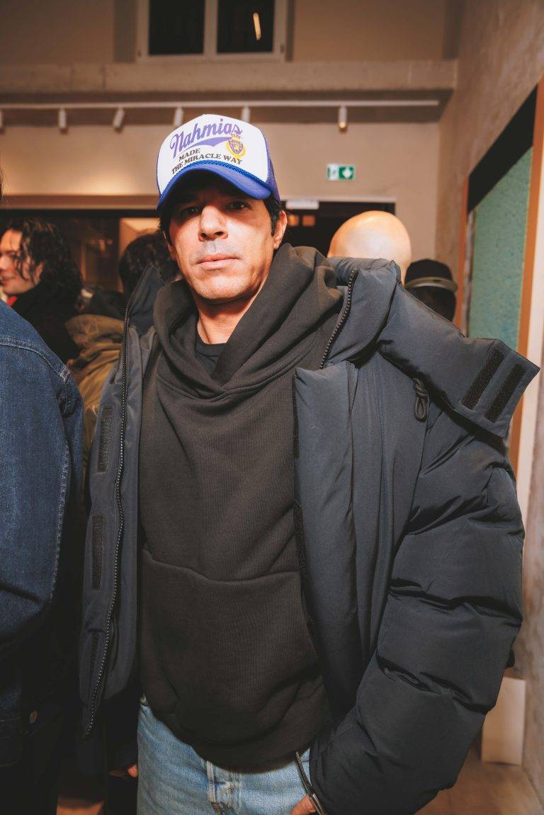  - Michael Dupouy célèbre « ALL GONE 2024 » le temps d’une dédicace chez Au Depart