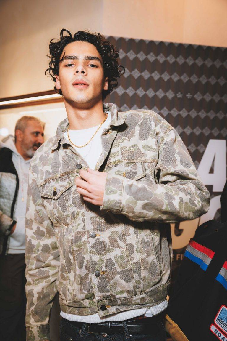  - Michael Dupouy célèbre « ALL GONE 2024 » le temps d’une dédicace chez Au Depart