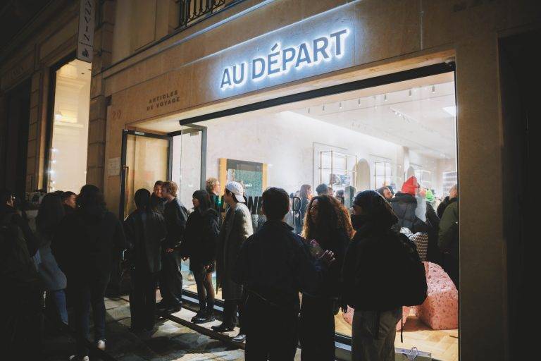 Michael Dupouy célèbre « ALL GONE 2024 » le temps d’une dédicace chez Au Depart