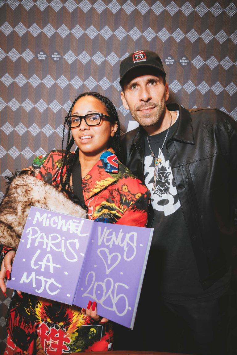  - Michael Dupouy célèbre « ALL GONE 2024 » le temps d’une dédicace chez Au Depart