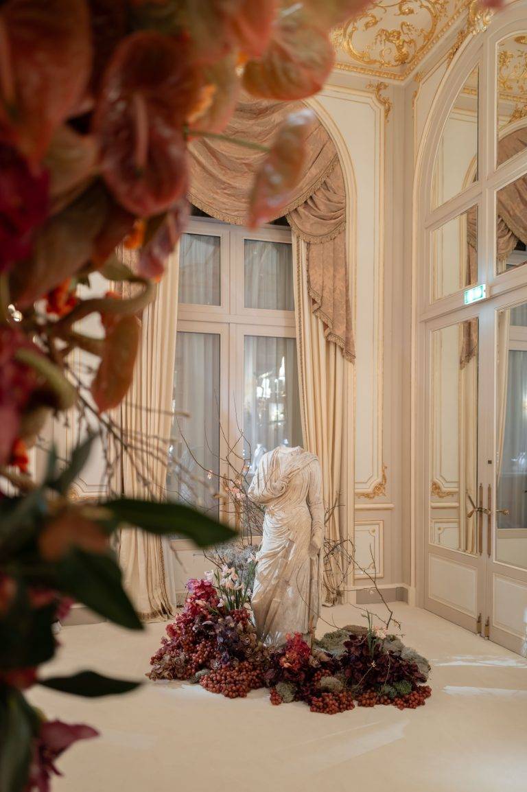 La Nature Sauvage de Cartier s’empare du Ritz Paris