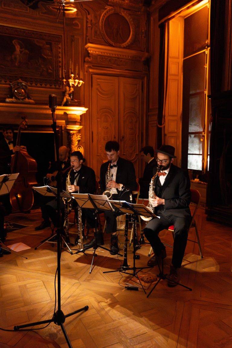 Edgar Jayet réinvente la “lampe bouillotte”, patrimoine historique de la Maison Delisle