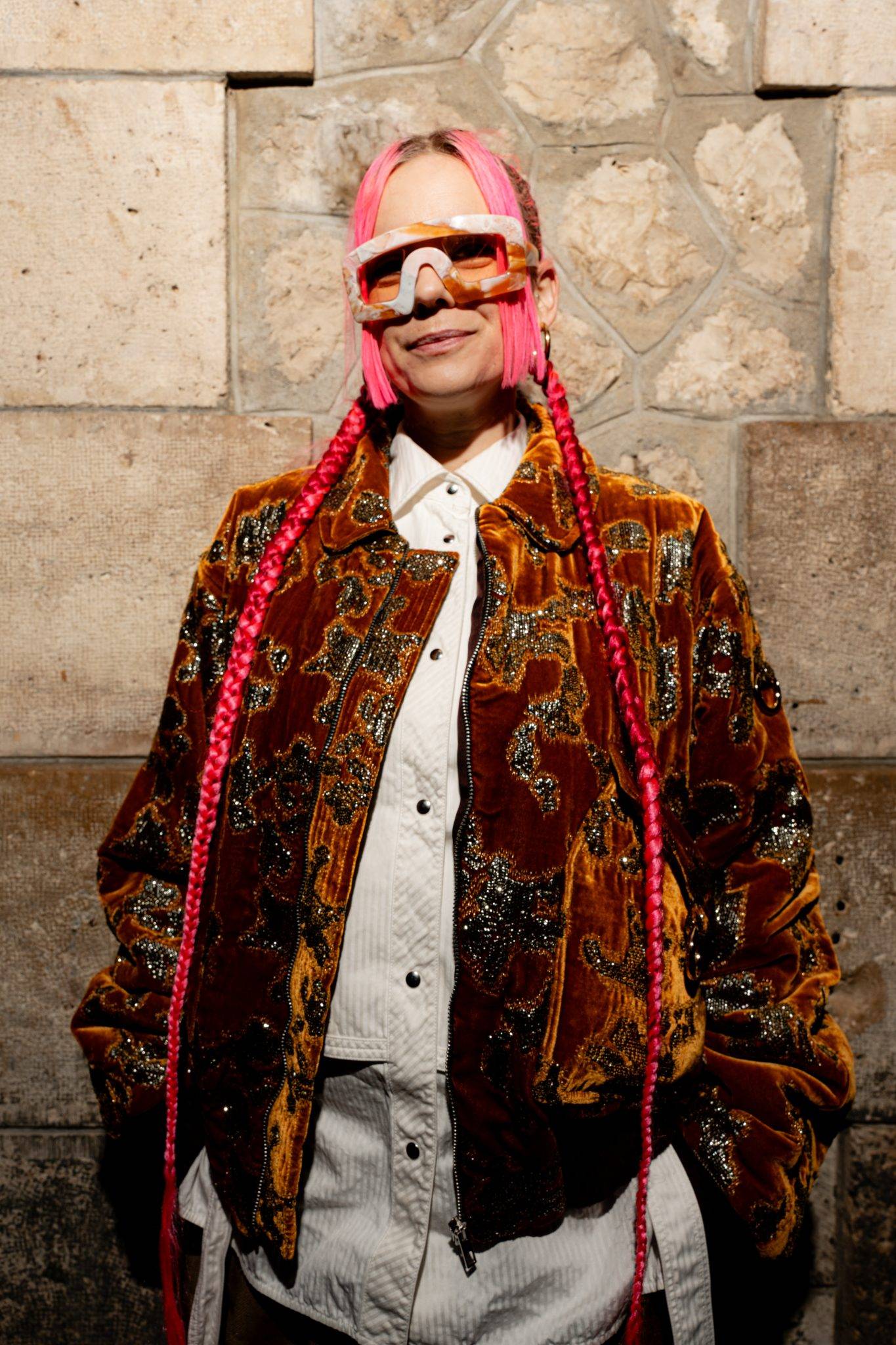  - Gaurav Gupta célèbre la résilience « à travers les flammes »