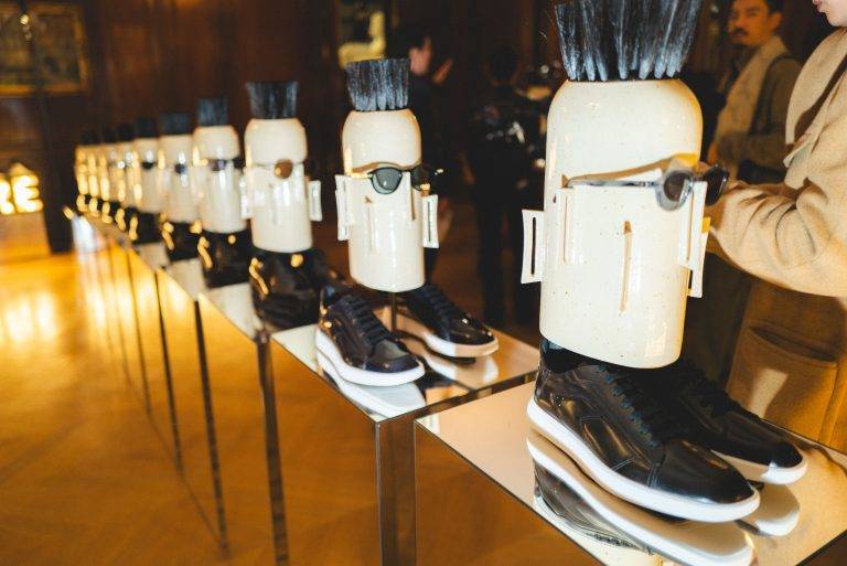 Berluti fête 130 ans d’élégance remarquable à la fondation Simone et Cino Del Duca