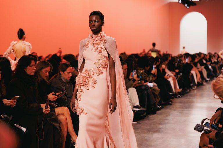 Elie Saab tisse le fil de nos rêves les plus romantiques