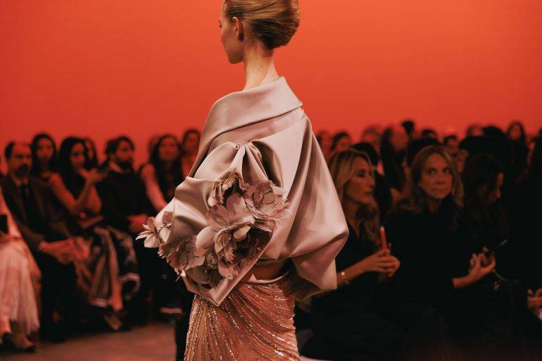 Elie Saab tisse le fil de nos rêves les plus romantiques