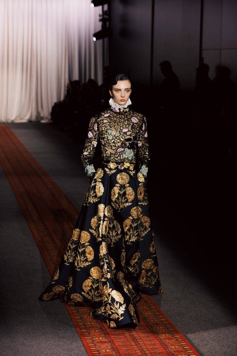 Avec Giambattista Valli, le Maroc et l’Inde électrisent le chic parisien