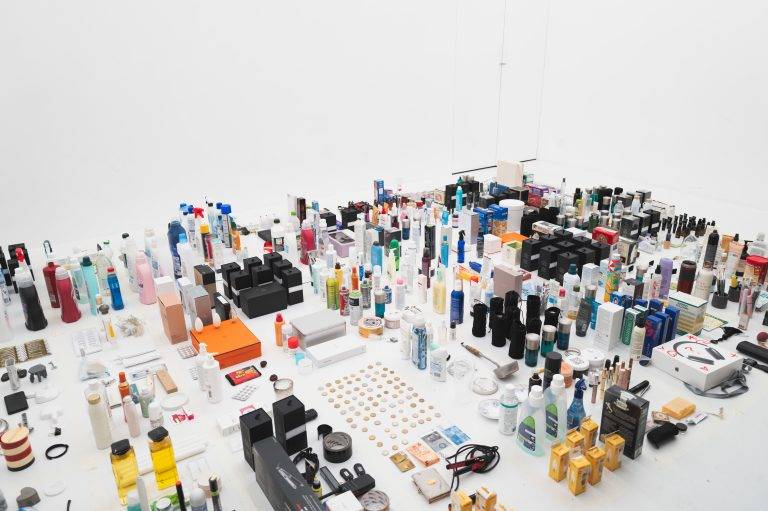 Le « Lèche-Vitrines » artistique d’Harry Nuriev célébré à la galerie Sultana