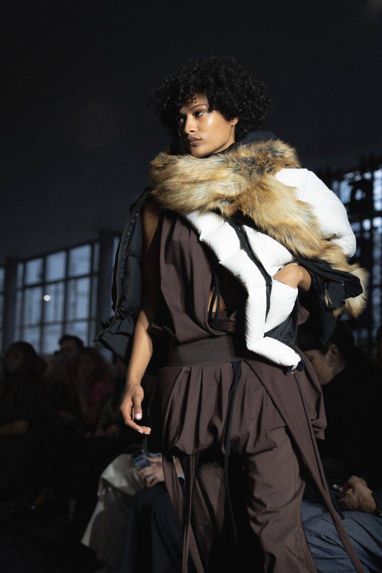 Le sens des proportions d’Ottolinger FW25 entre fourrure, technique et scarification