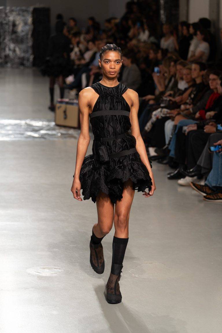 “Untitled Flowers”, un avant-goût du printemps signé Cecilie Bahnsen