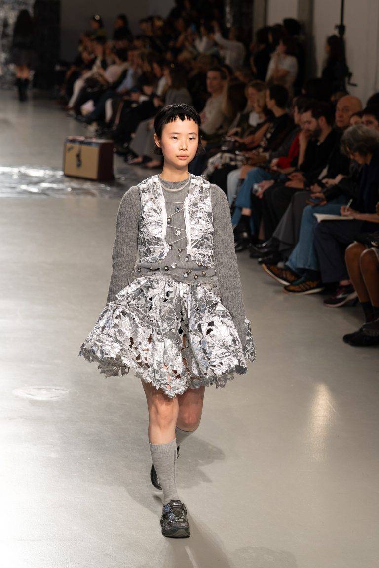 “Untitled Flowers”, un avant-goût du printemps signé Cecilie Bahnsen