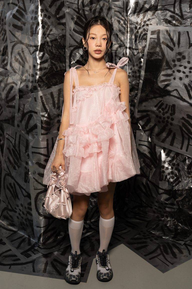  - “Untitled Flowers”, un avant-goût du printemps signé Cecilie Bahnsen