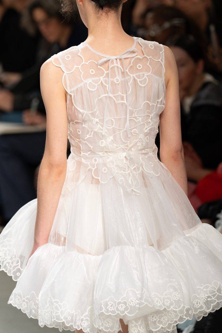 “Untitled Flowers”, un avant-goût du printemps signé Cecilie Bahnsen