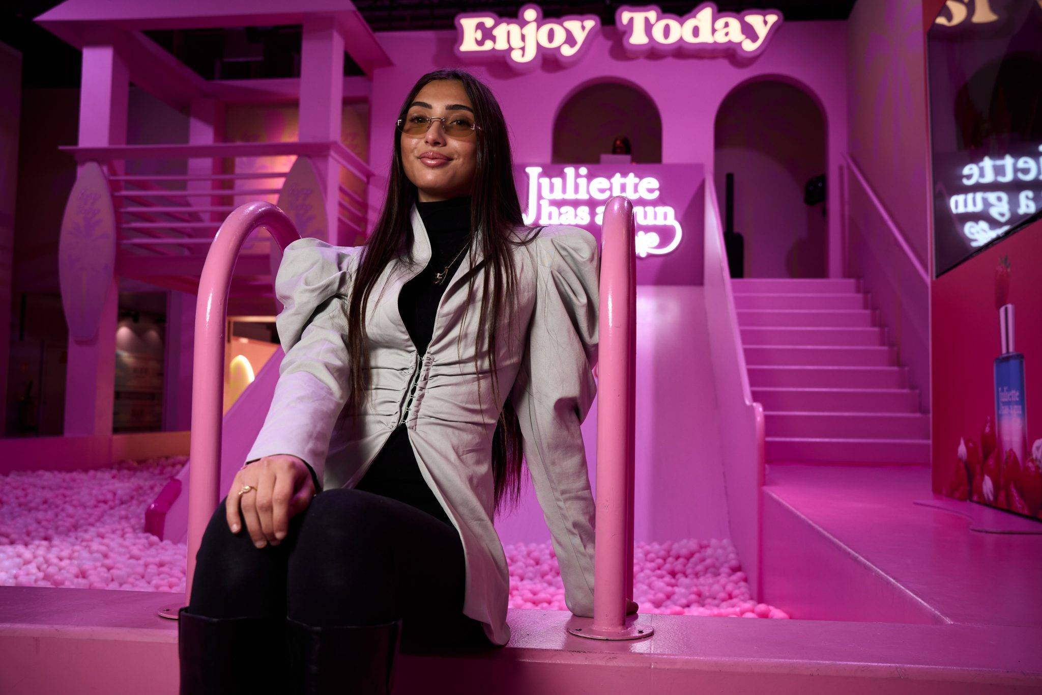  - Miami Shake, le nouveau parfum de la maison Juliette has a gun s’empare du Carrousel du Louvre !