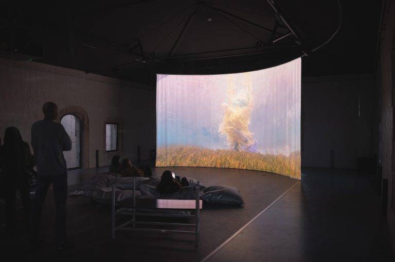 Au Mucem, Laure Prouvost s’empare du fort Saint-Jean avec “Au fort, les âmes sont”