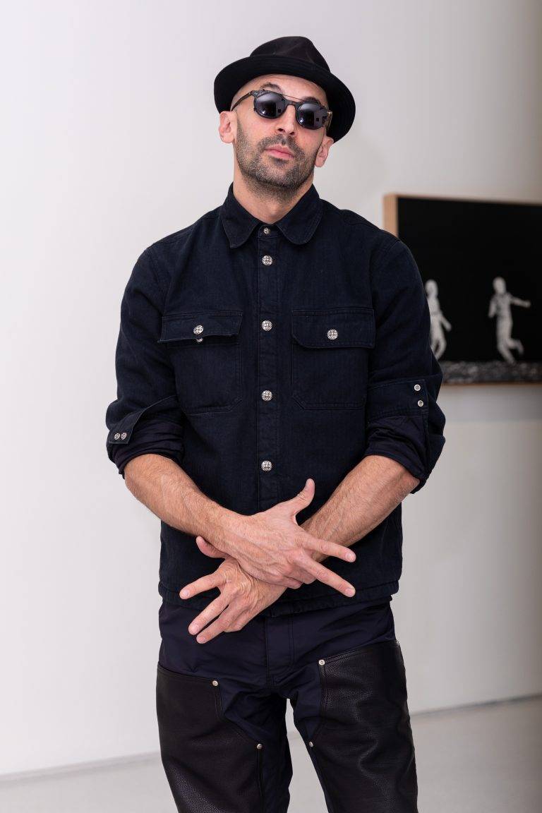 JR signe, avec Outposts, l’exposition inaugurale de Perrotin Londres   