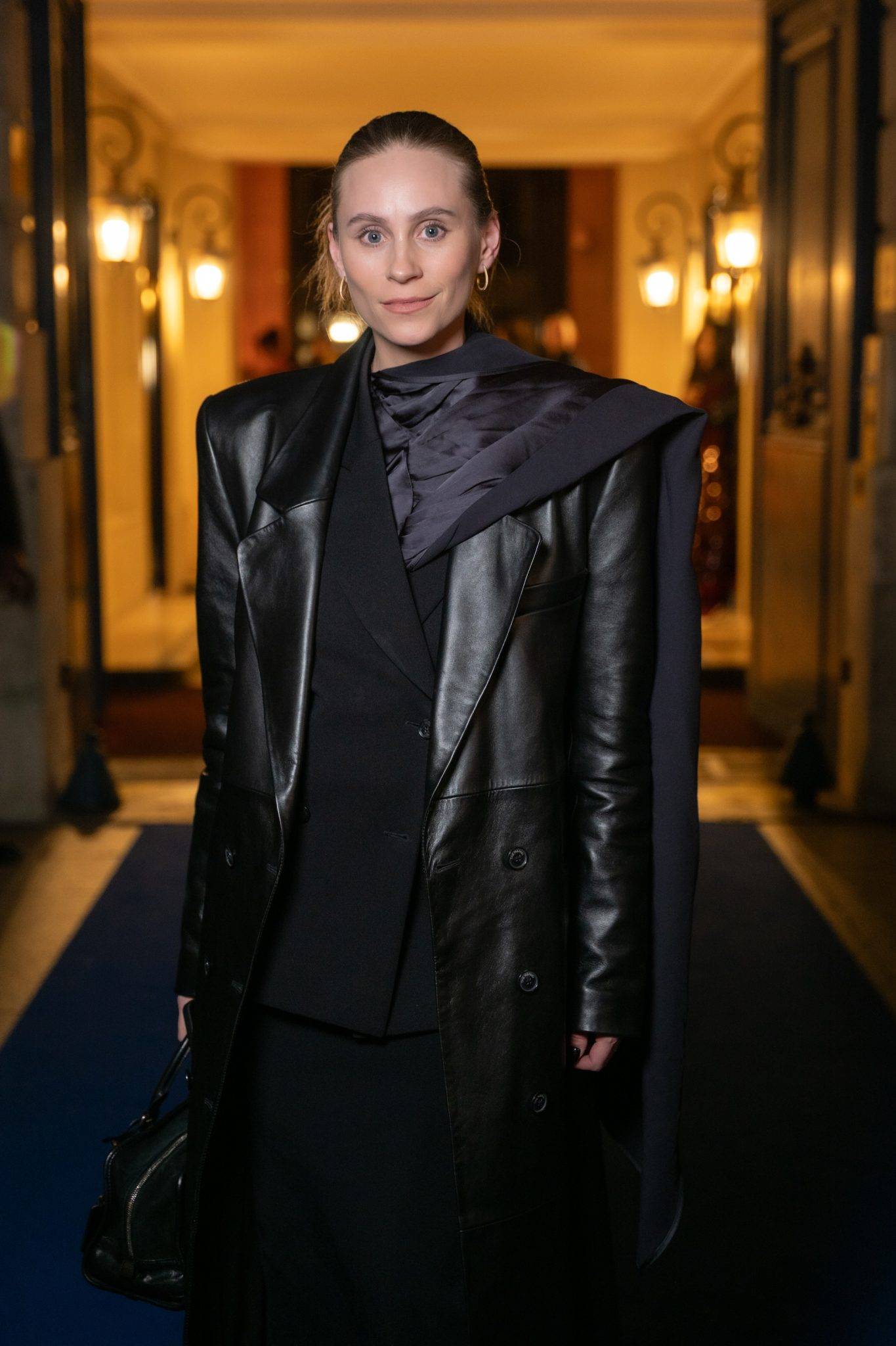  - Chaumet fait virevolter ses précieuses abeilles Place Vendôme