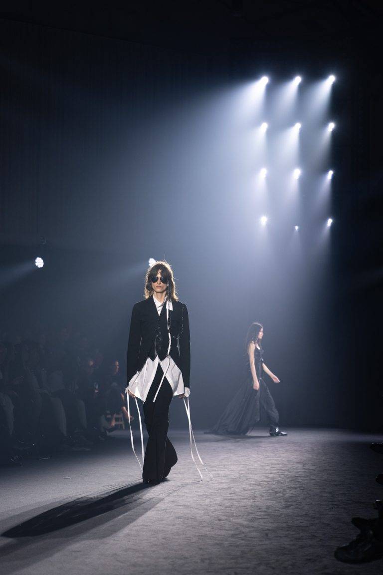 Stefano Gallici présente un road trip introspectif pour Ann Demeulemeester