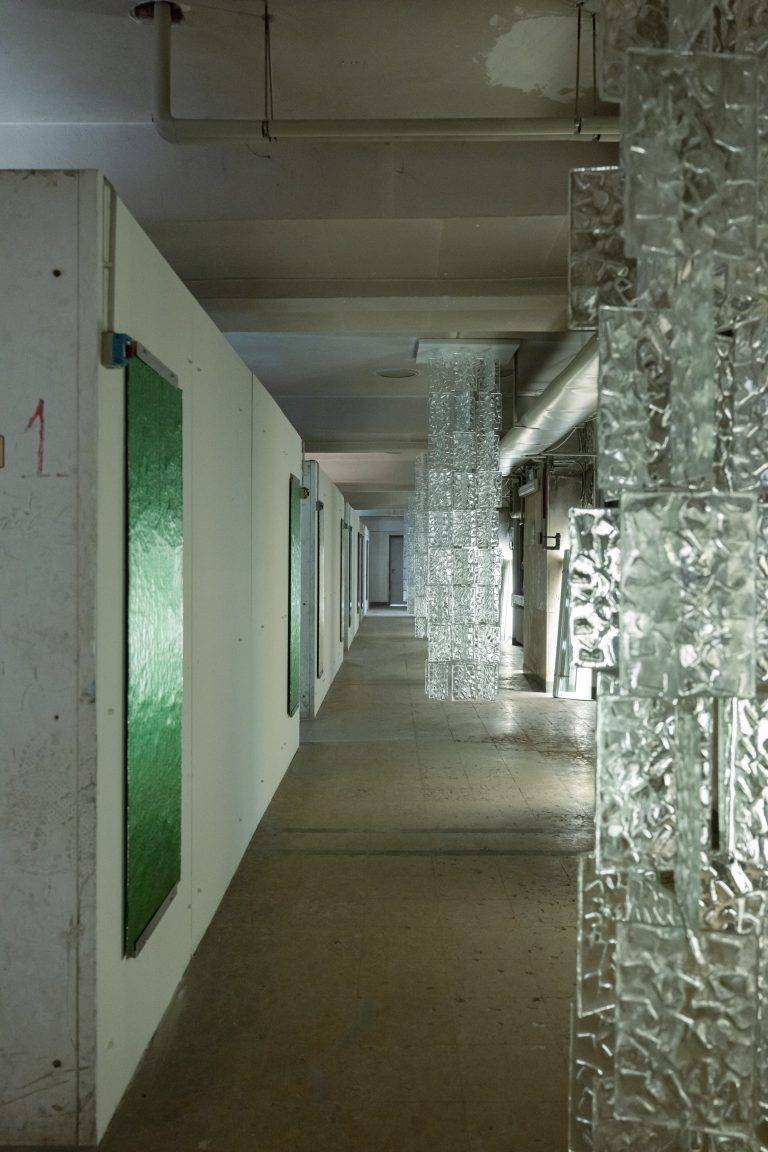 L’ora zero della forma: 6:AM debutta alla Milano Design Week con “Two-Fold Silence”