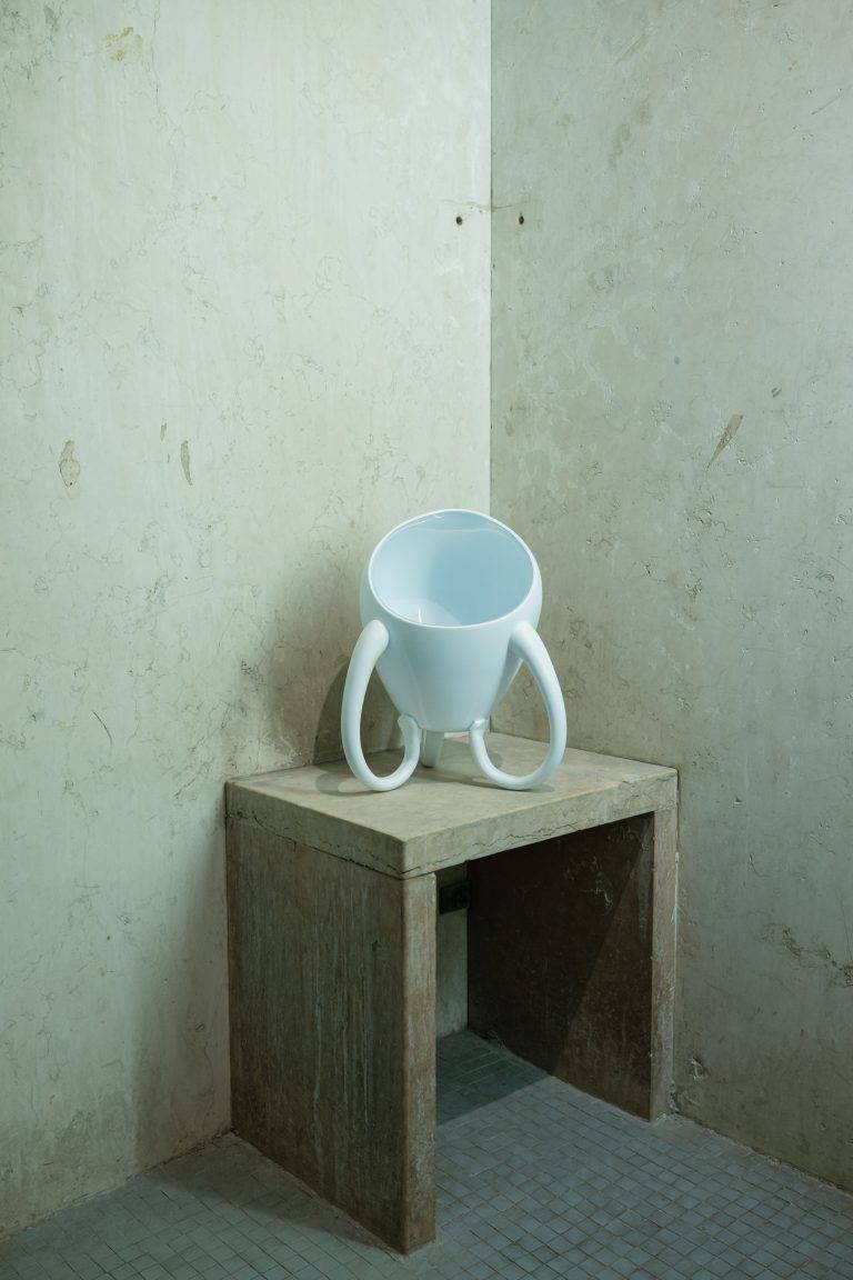 L’ora zero della forma: 6:AM debutta alla Milano Design Week con “Two-Fold Silence”