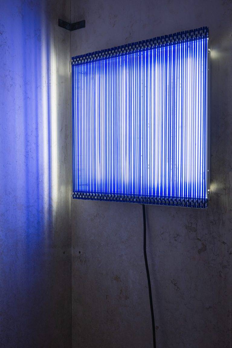 L’ora zero della forma: 6:AM debutta alla Milano Design Week con “Two-Fold Silence”
