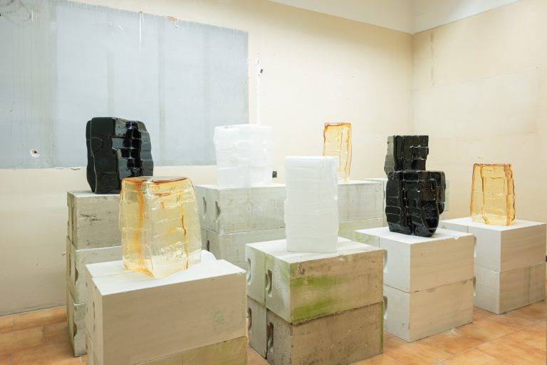 L’ora zero della forma: 6:AM debutta alla Milano Design Week con “Two-Fold Silence”