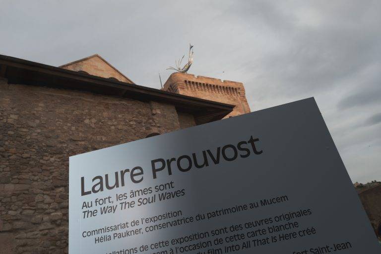 Au Mucem, Laure Prouvost s’empare du fort Saint-Jean avec “Au fort, les âmes sont”