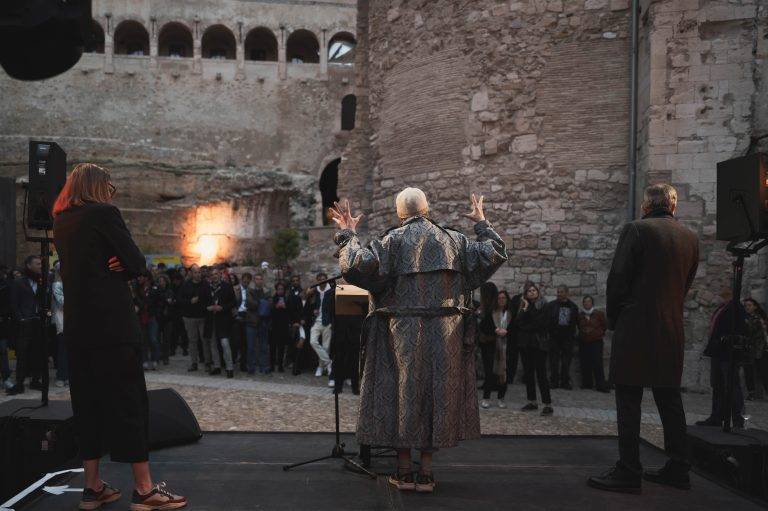 Au Mucem, Laure Prouvost s’empare du fort Saint-Jean avec “Au fort, les âmes sont”
