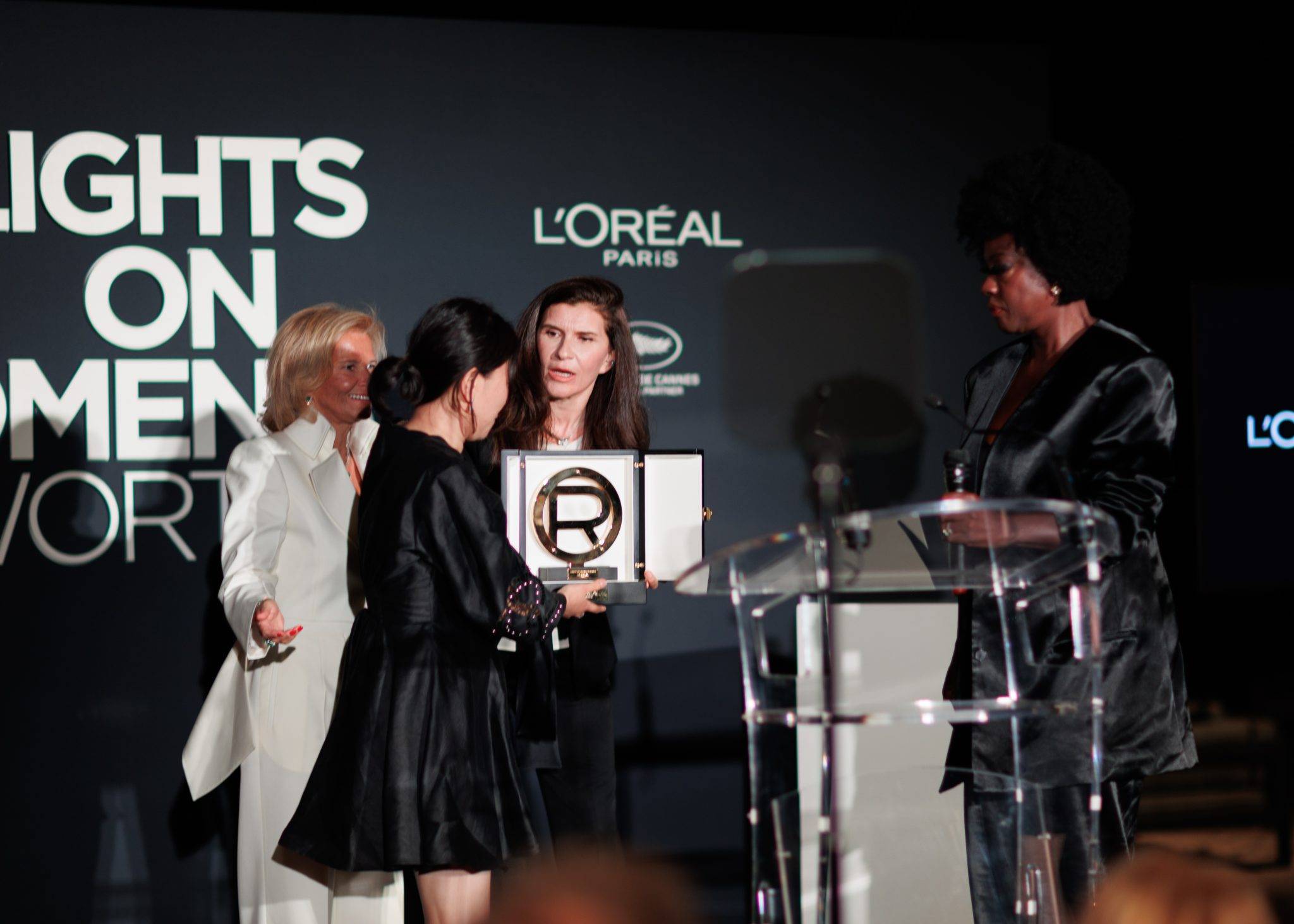  - La 5e édition du prix Lights on Women’s Worth par L’Oréal Paris