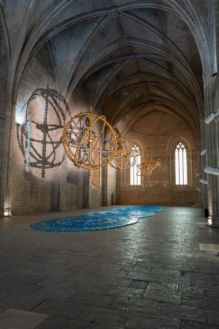 Jean-Michel Othoniel dévoile son exposition d’envergure au coeur de la cité des papes