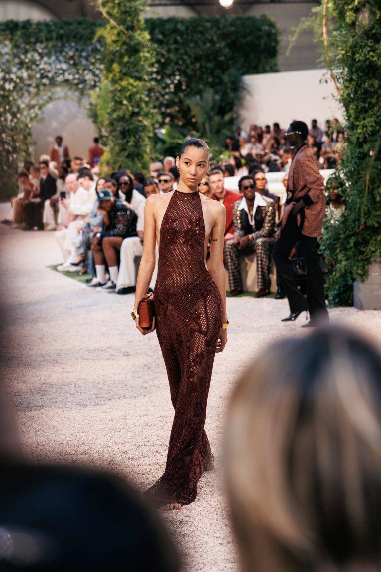 Amiri sème les graines de son jardin luxueux à la française