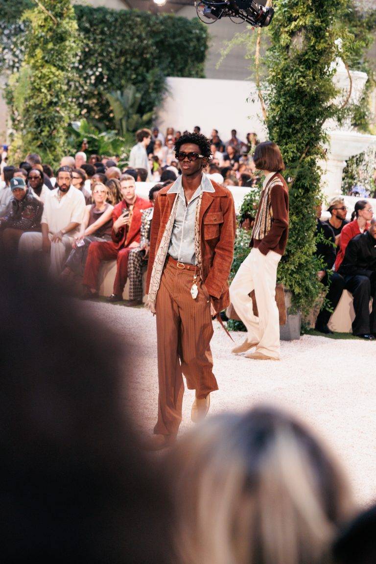 Amiri sème les graines de son jardin luxueux à la française