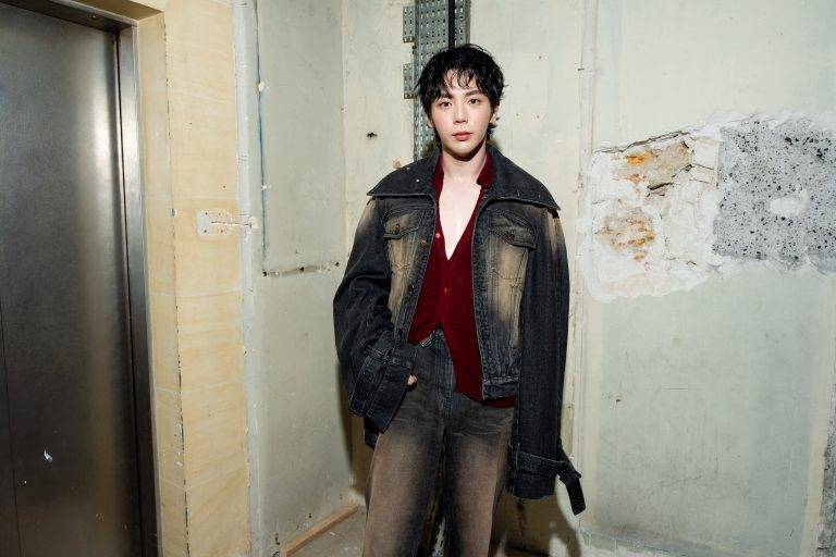  - La démesure maîtrisée d’EGONLAB s’empare de la Fashion Week parisienne