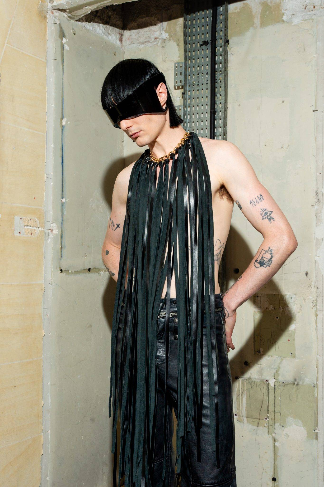  - La démesure maîtrisée d’EGONLAB s’empare de la Fashion Week parisienne