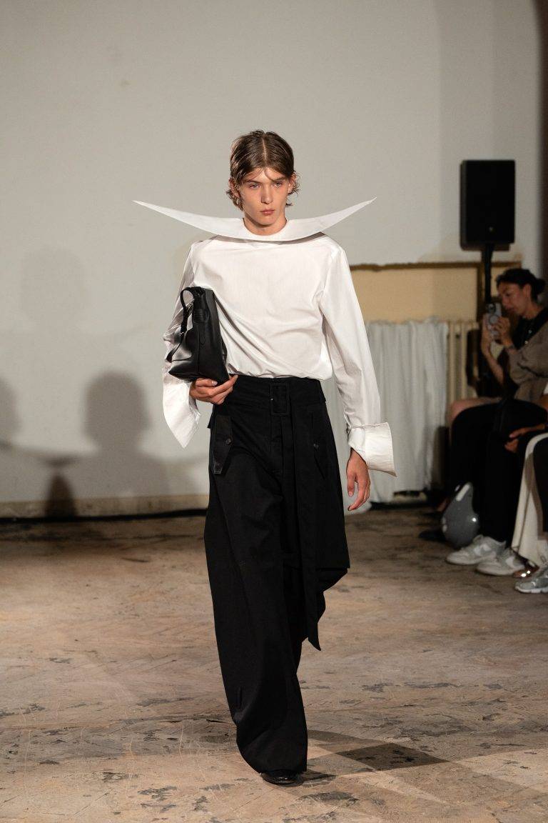 La démesure maîtrisée d’EGONLAB s’empare de la Fashion Week parisienne