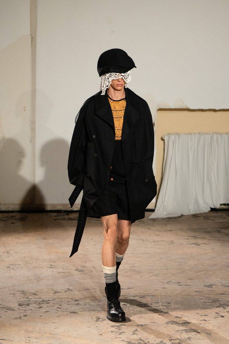 La démesure maîtrisée d’EGONLAB s’empare de la Fashion Week parisienne