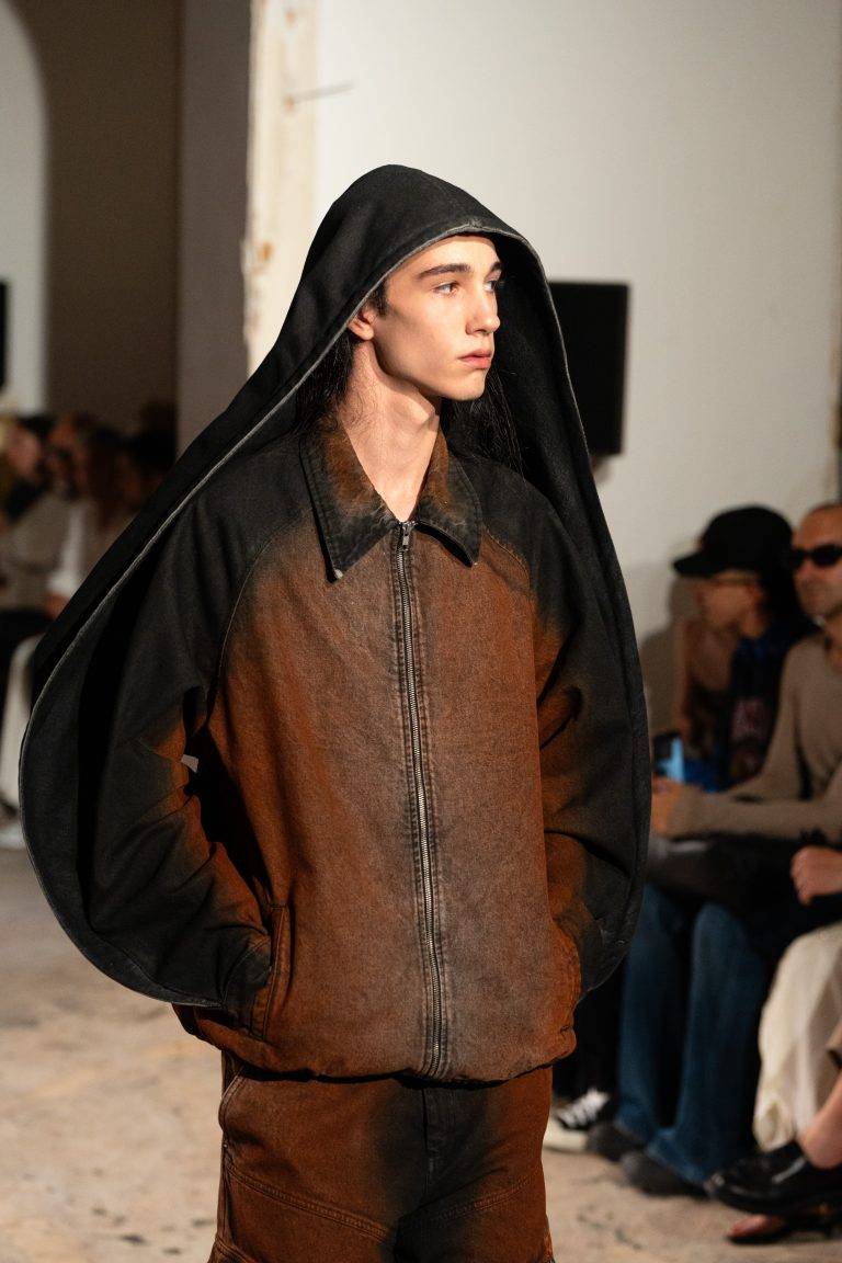 La démesure maîtrisée d’EGONLAB s’empare de la Fashion Week parisienne