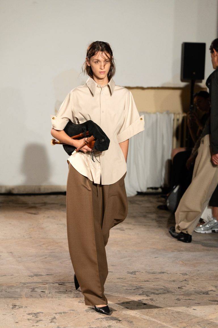 La démesure maîtrisée d’EGONLAB s’empare de la Fashion Week parisienne