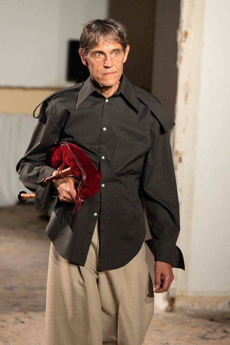 La démesure maîtrisée d’EGONLAB s’empare de la Fashion Week parisienne