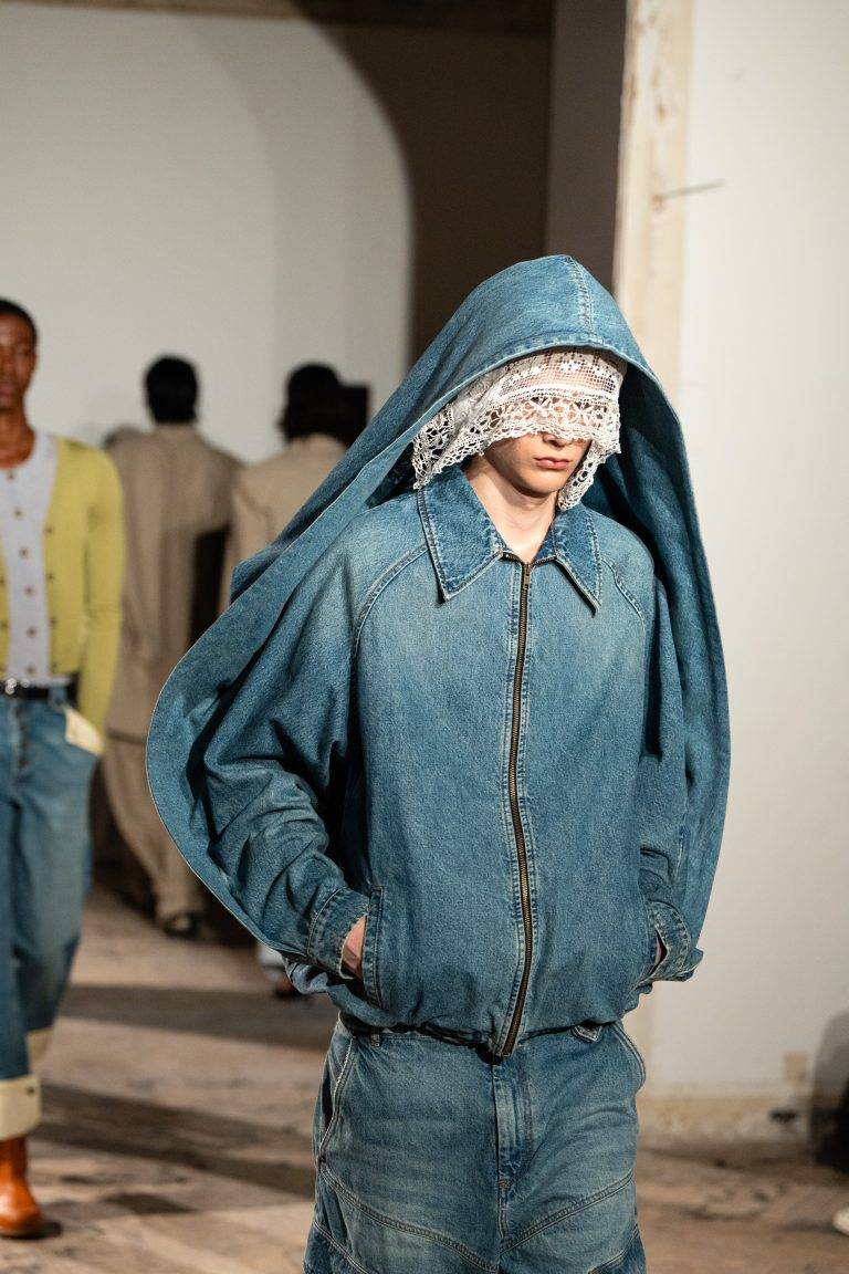 La démesure maîtrisée d’EGONLAB s’empare de la Fashion Week parisienne