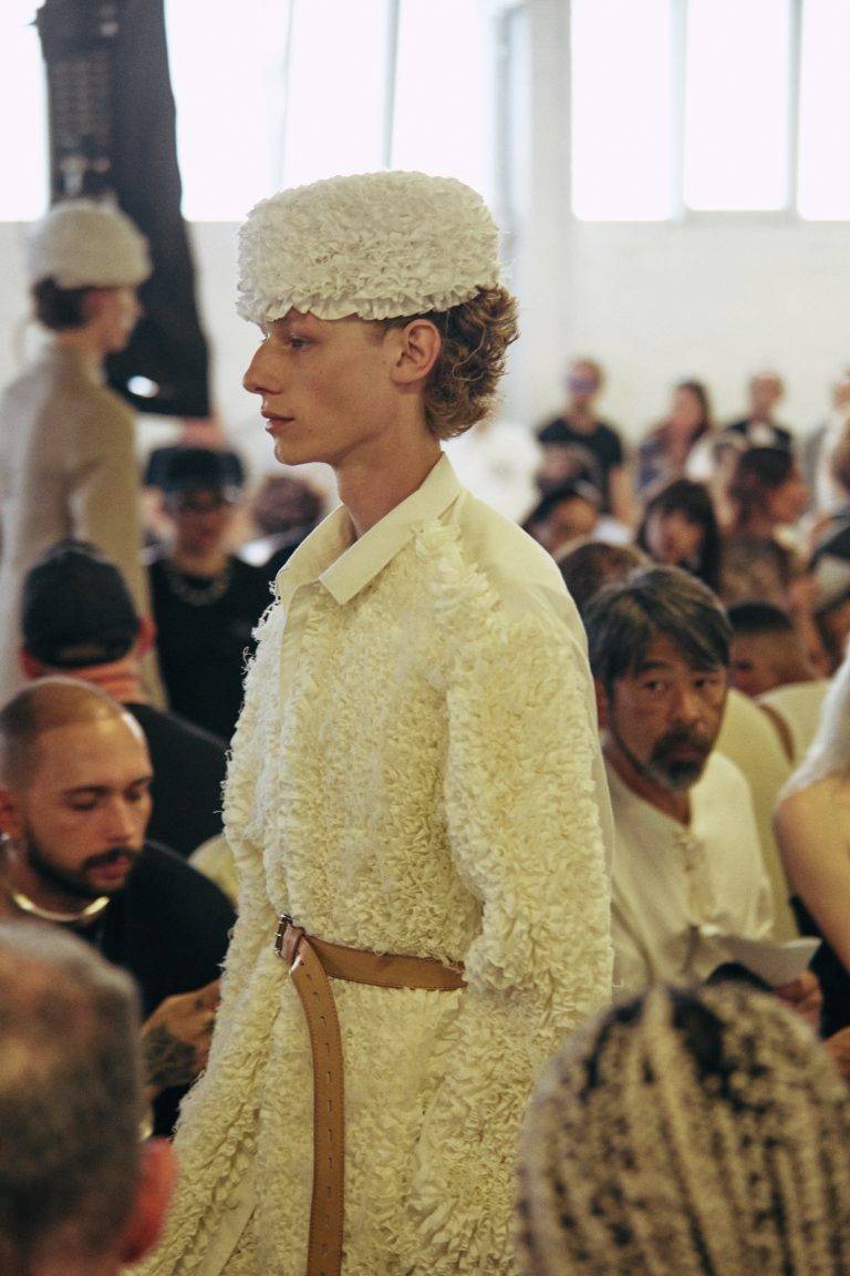 Hed Mayner déploie son horizon pendant la Fashion Week masculine