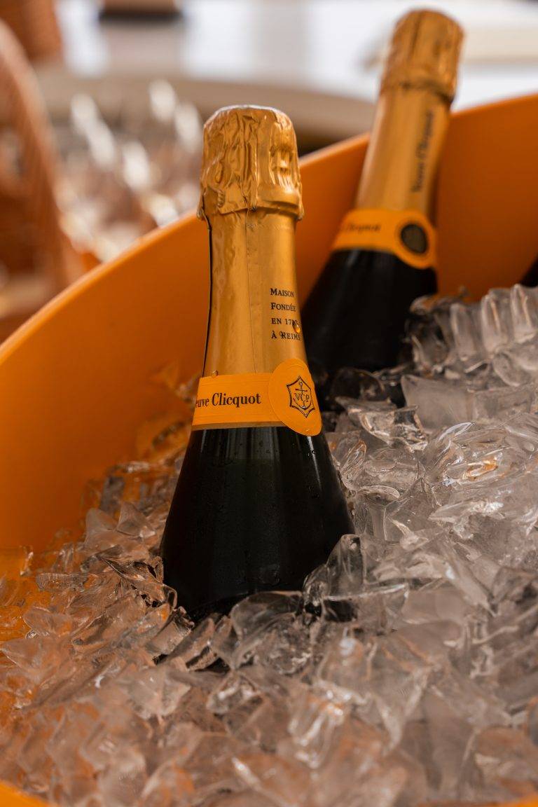 Veuve Clicquot fête l’été avec un picnic sur la terrasse du Printemps