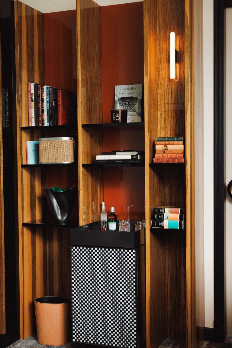 Les Bains Paris & Bang & Olufsen célèbrent leurs anniversaires avec une suite d’exception