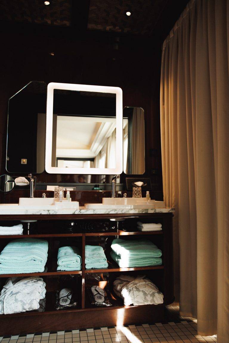 Les Bains Paris & Bang & Olufsen célèbrent leurs anniversaires avec une suite d’exception