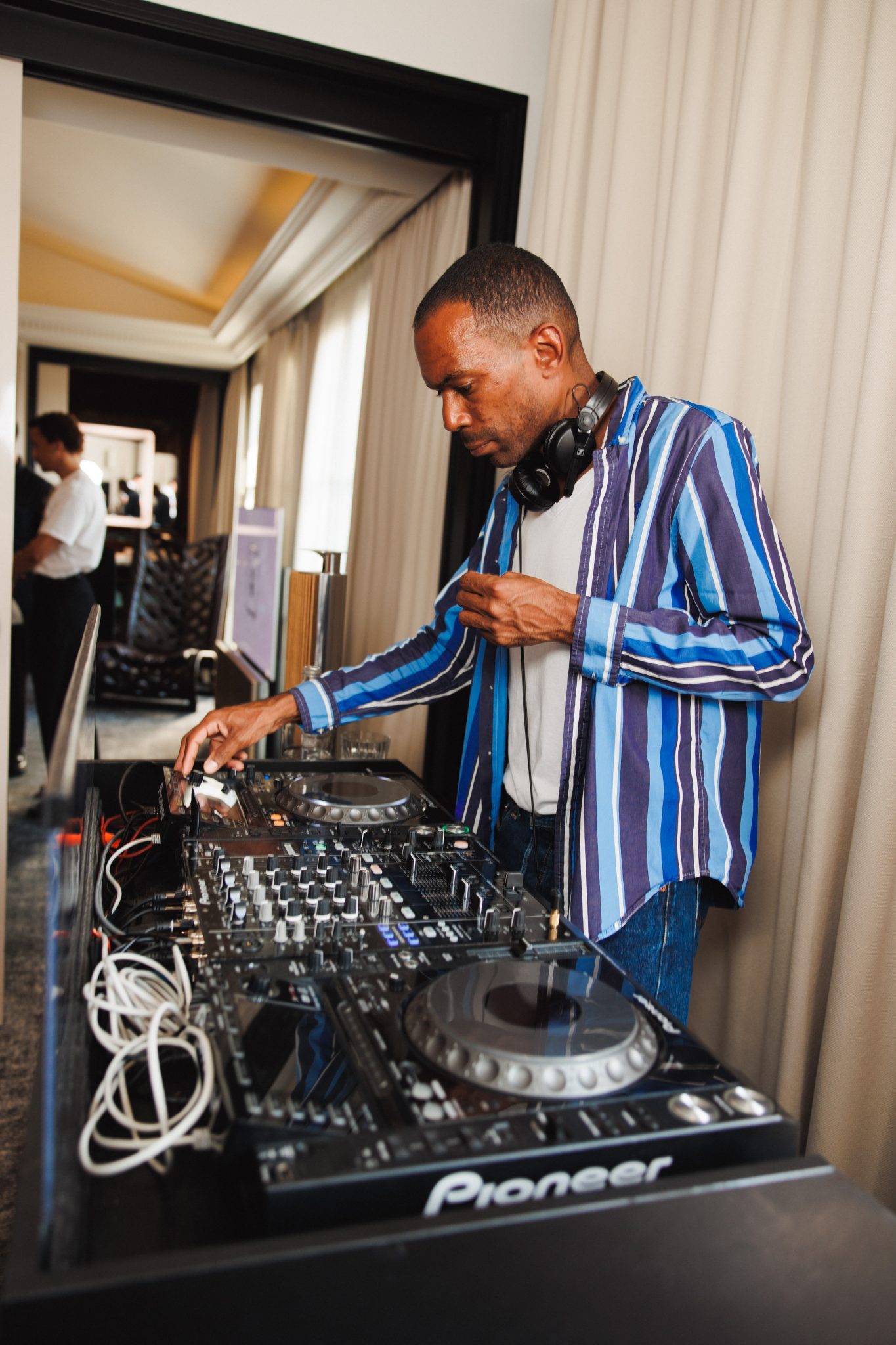  - Les Bains Paris and Bang & Olufsen Celebrate their Anniversaries with an Exceptional Suite