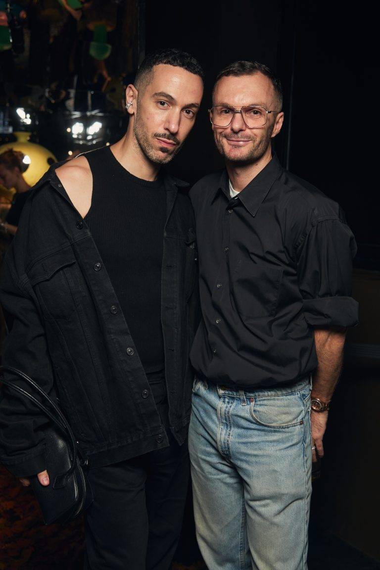  - Laffanour | Galerie Downtown accueille les vases-fleurs de Kris Van Assche