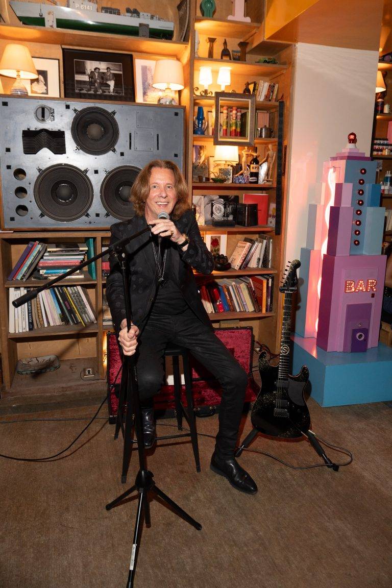  - S.T. DUPONT and FENDER Team Up for a Collaboration Where Luxury Meets Rock
