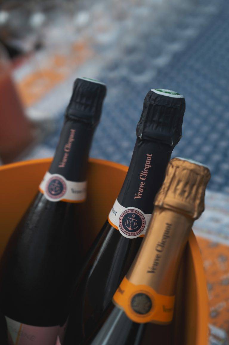 Veuve Clicquot fête l’été avec un picnic sur la terrasse du Printemps