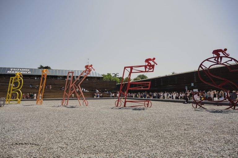 Pitti Uomo 108: stile in movimento tra visioni globali e traiettorie urbane